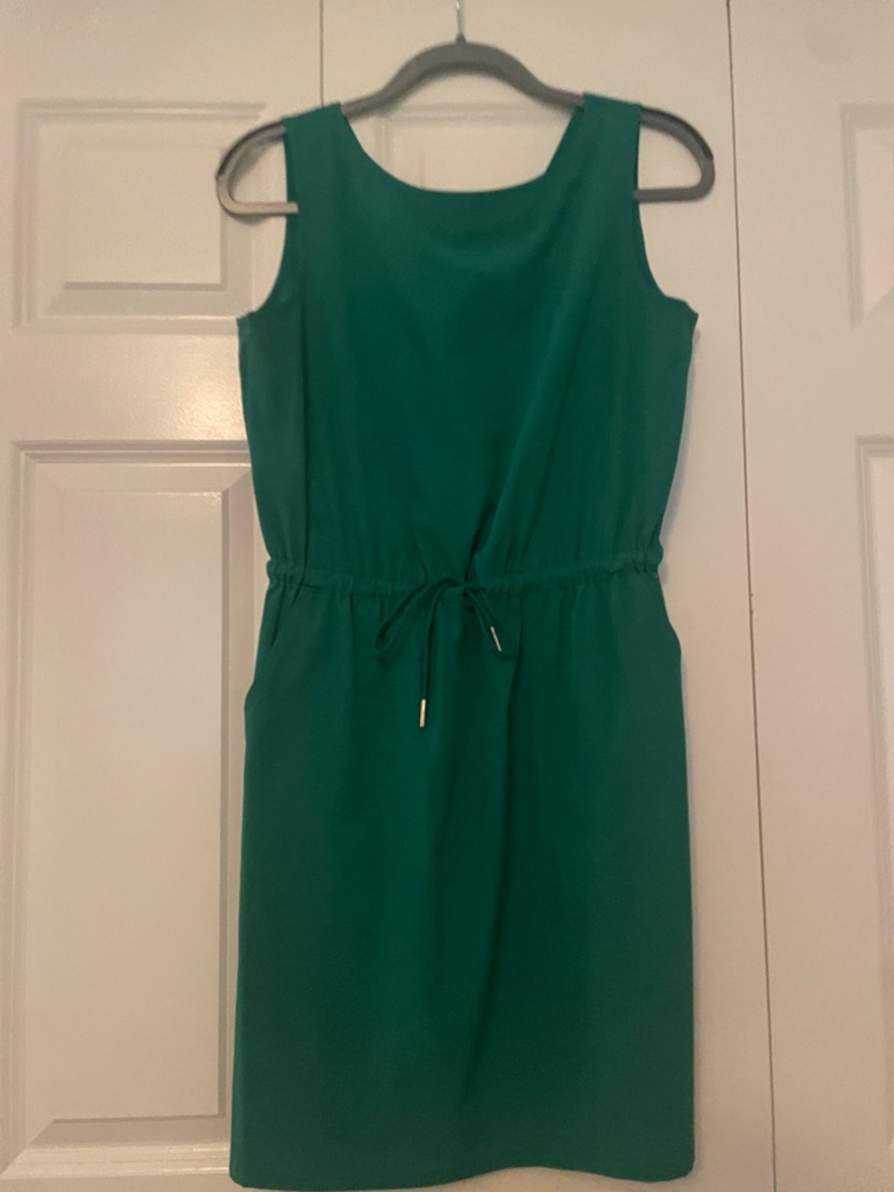 Sleeveless Green Drawstring Waist Dress with Pockets!